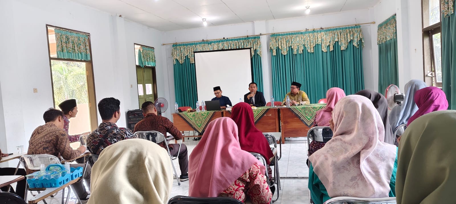 Rektor IAD Probolinggo, Dr. Benny Prasetiya, M.Pd.I, Pimpin Penguatan Kapasitas Dosen STIT Muhammadiyah Kediri