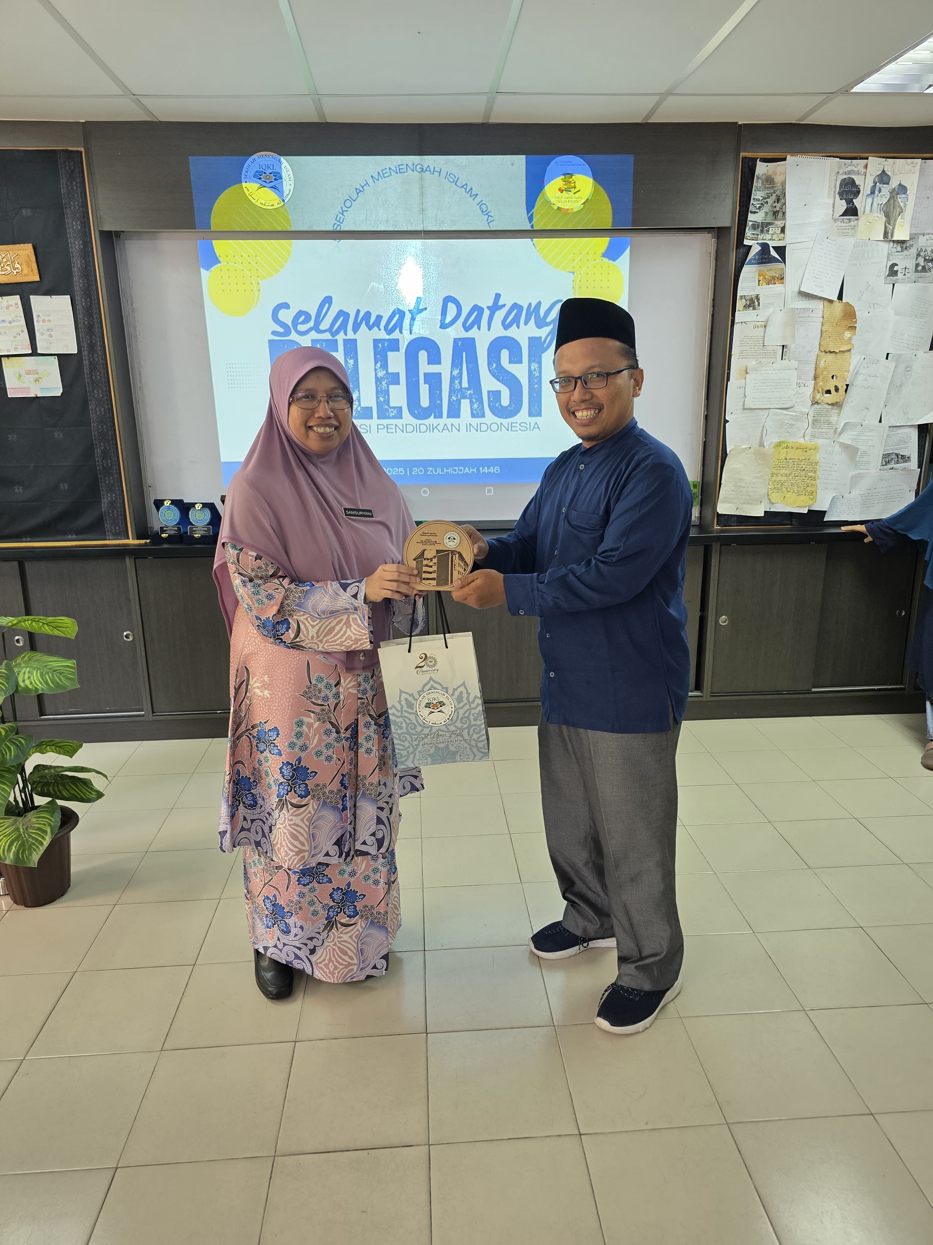 IAD Probolinggo Perkenalkan Empat Program Strategis Tri Dharma Perguruan Tinggi di Sekolah Menengah Islam IQKL Kuala Lumpur