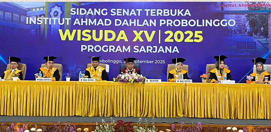 IAD PROBOLINGGO KUKUHKAN 121 SARJANA, TEGASKAN KOMITMEN MENCETAK GENERASI BERINTEGRITAS