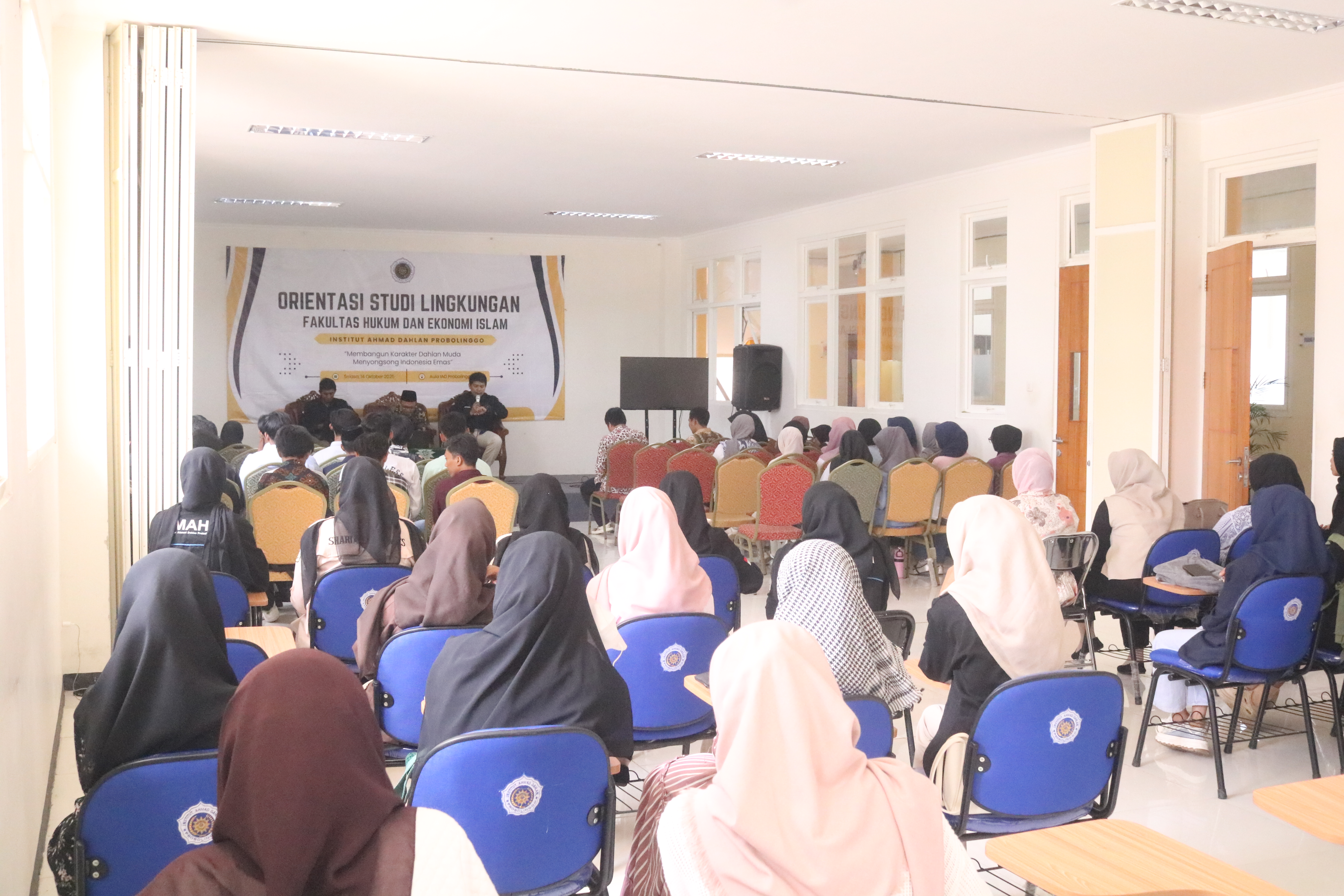ORIENTASI STUDI LINGKUNGAN FAKULTAS HUKUM DAN EKONOMI ISLAM "Membangun Karakter Dahlan Muda, Menyongsong Indonesia Emas"