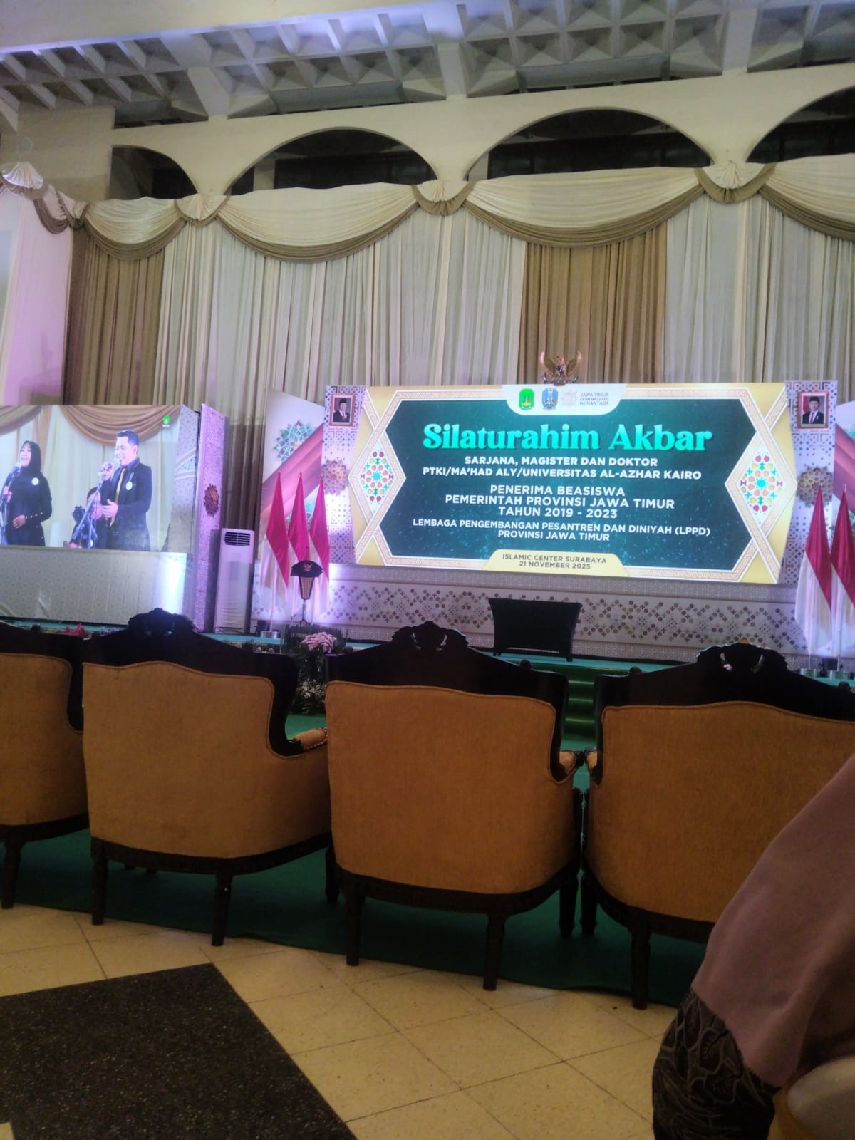 30 Mahasiswa IAD Probolinggo Penerima Beasiswa LPPD Jawa Timur Menghadiri Forum Silaturahmi di Islamic Center Surabaya