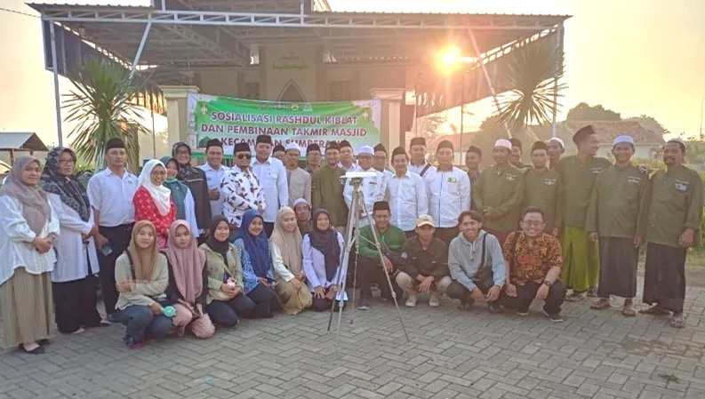 Hari Sejuta Kiblat, Mahasiswa HKI IAD Probolinggo berasama Kemenag Kabupaten Probolinggo dan KUA Sumberasih Peringati Momen Matahari Melintas Tepat di Atas Ka'bah