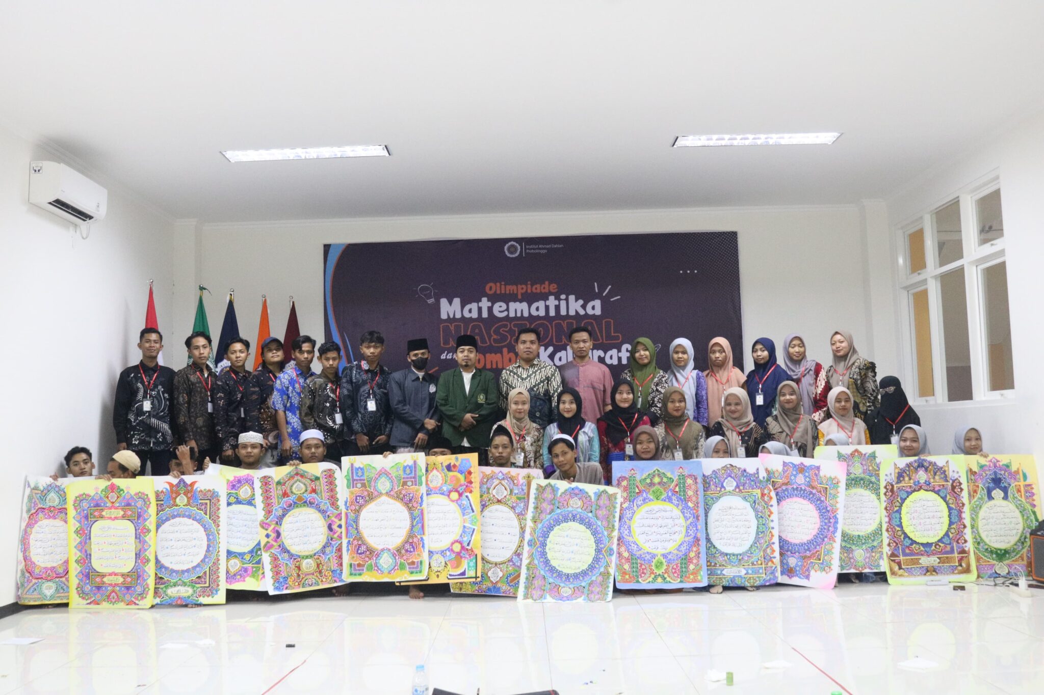 Pemenang Lomba Kaligrafi Se-Tapal Kuda dalam Peringatan Dies Natalis Ke-14 Institut Ahmad Dahlan Probolinggo